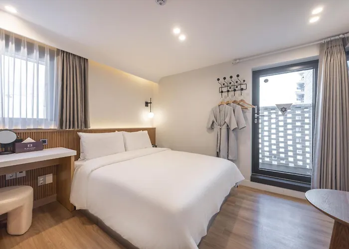 H-avenue Haeundae Отель Пусан