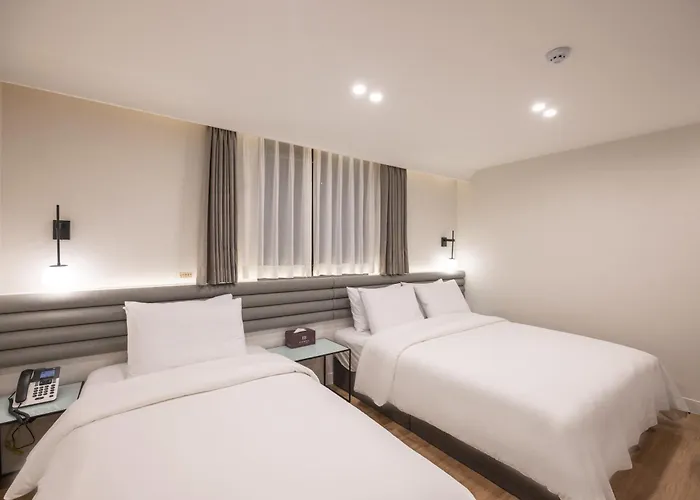 Отель H-avenue Haeundae 2*