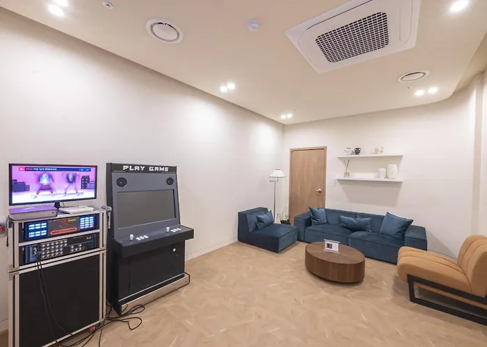 H-avenue Haeundae Пусан