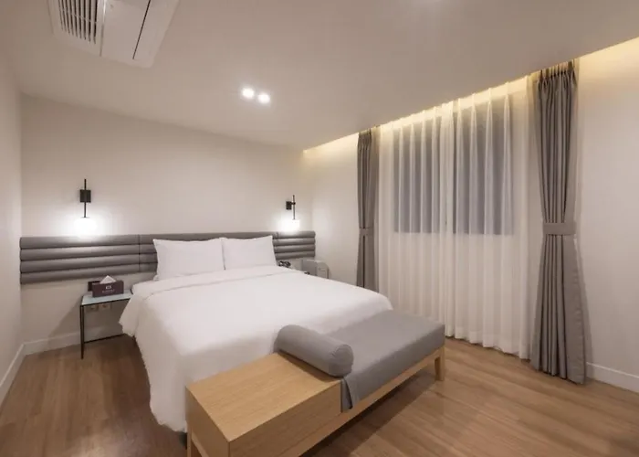 Отель H-avenue Haeundae 2*